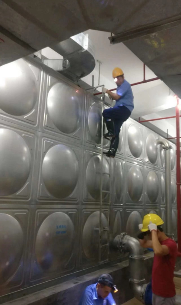 水箱清洗